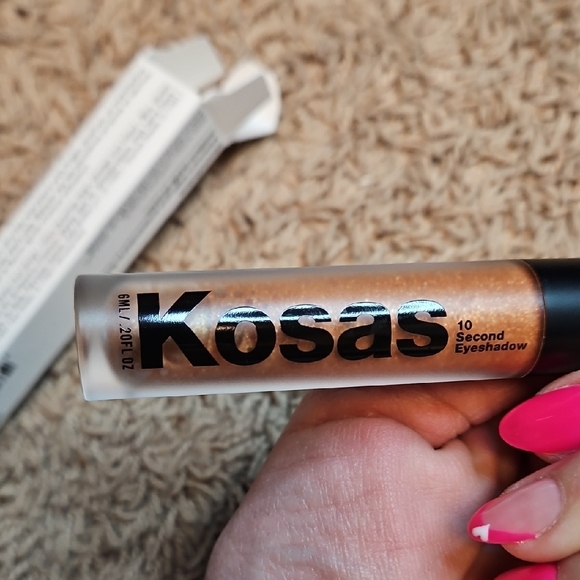 Kosas 10 Second Eyeshadow In The Shade Supreme - Picture 9 of 11